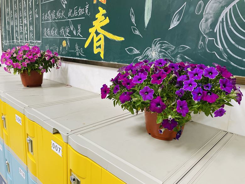 把春天请进教室 ——九江金安高级中学开展绿色生态主题系列活动