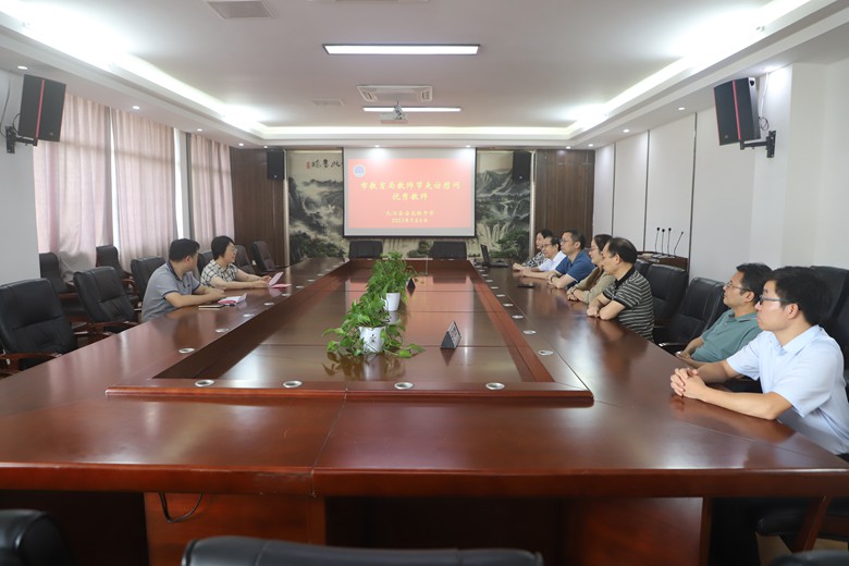 市教育局领导走访慰问九江金安高级中学优秀教师代表